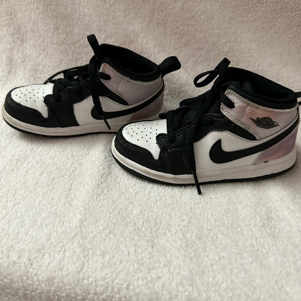 Nike Jordan Mid - Picture 2 of 5
